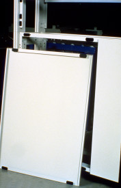 fixation panneaux avec un agrippant 3M Dual Lock
